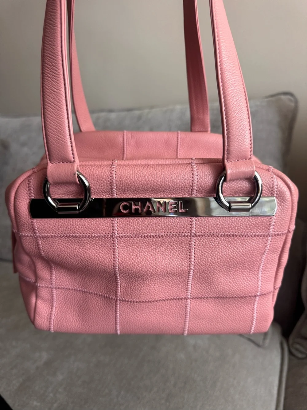 Vintage Chanel caviar leather shoulder bag